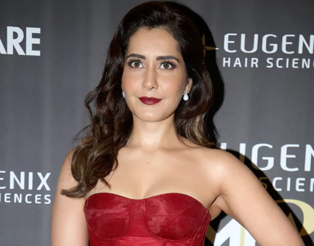 Rashi Khanna at Filmfare Glamour and Style Awards